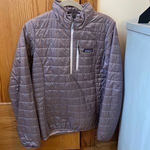 Patagonia Quilted Pullover Jacket in Light Gray